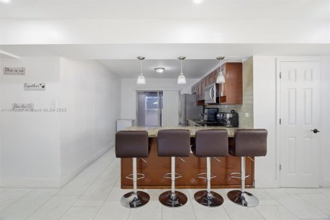 Villa ou maison à vendre à Miami Gardens, Floride: 4 chambres, 142.6 m2 № 1966451 - photo 10