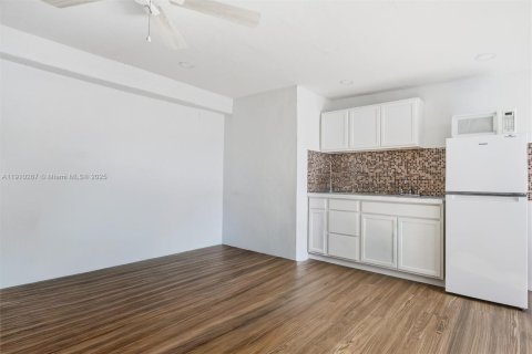 Villa ou maison à vendre à Miami Gardens, Floride: 4 chambres, 142.6 m2 № 1966451 - photo 21