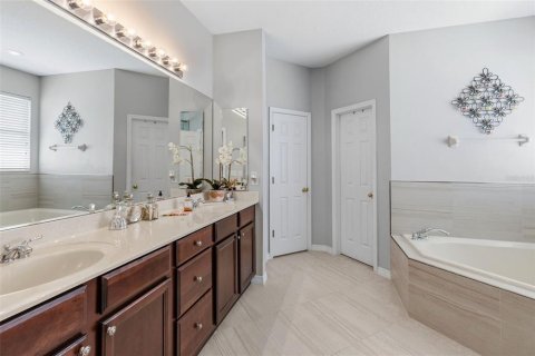 Villa ou maison à vendre à Apopka, Floride: 4 chambres, 211.82 m2 № 2149338 - photo 16