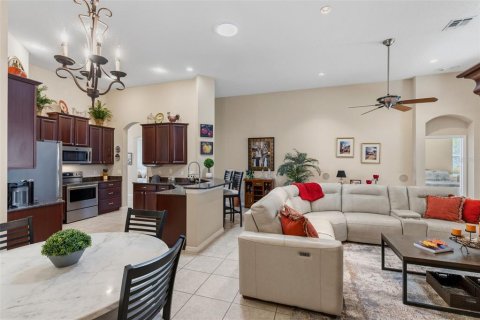 Villa ou maison à vendre à Apopka, Floride: 4 chambres, 211.82 m2 № 2149338 - photo 11