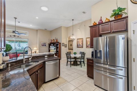 Villa ou maison à vendre à Apopka, Floride: 4 chambres, 211.82 m2 № 2149338 - photo 8