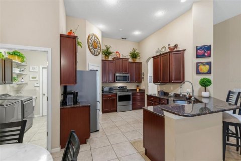 Villa ou maison à vendre à Apopka, Floride: 4 chambres, 211.82 m2 № 2149338 - photo 10