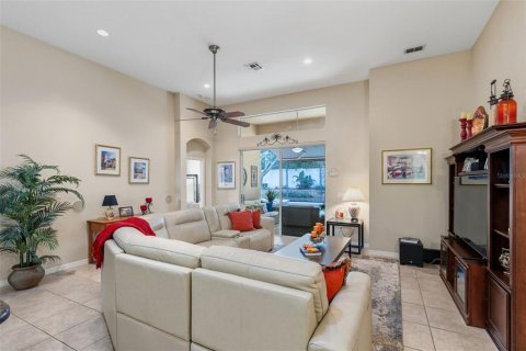 Villa ou maison à vendre à Apopka, Floride: 4 chambres, 211.82 m2 № 2149338 - photo 13