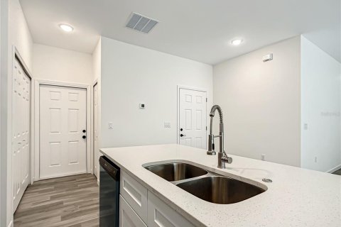 House in Ocala, Florida 3 bedrooms, 152.55 sq.m. № 2212252 - photo 9