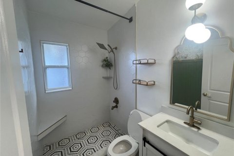 House in Saint Petersburg, Florida 3 bedrooms, 99.96 sq.m. № 1855490 - photo 21