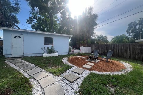 House in Saint Petersburg, Florida 3 bedrooms, 99.96 sq.m. № 1855490 - photo 25
