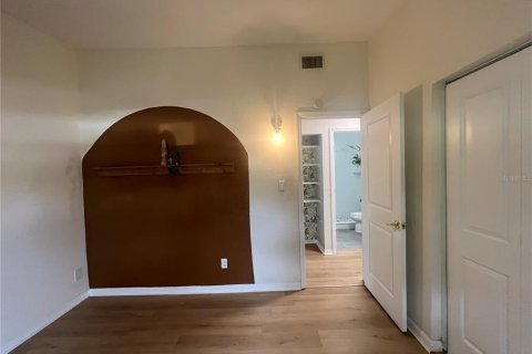 House in Saint Petersburg, Florida 3 bedrooms, 99.96 sq.m. № 1855490 - photo 15