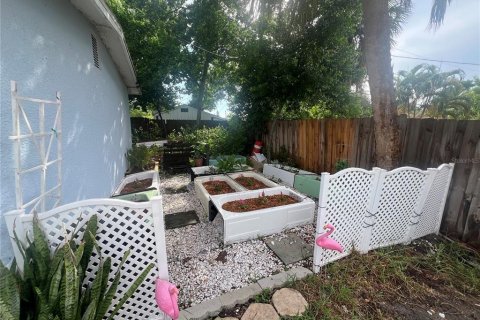 House in Saint Petersburg, Florida 3 bedrooms, 99.96 sq.m. № 1855490 - photo 26