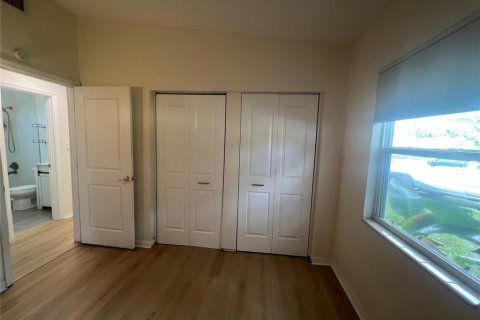 House in Saint Petersburg, Florida 3 bedrooms, 99.96 sq.m. № 1855490 - photo 16