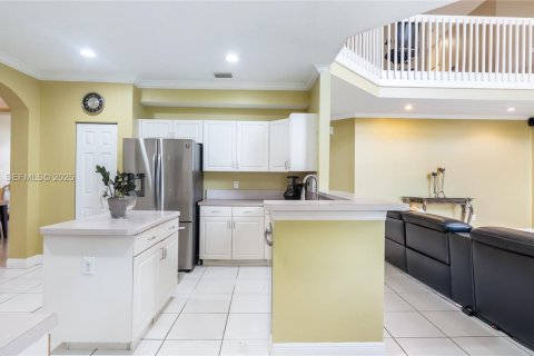 Купить виллу или дом в Пемброк-Пайнс, Флорида 5 спален, 338.72м2, № 1982572 - фото 7