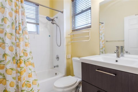 Купить виллу или дом в Пемброк-Пайнс, Флорида 5 спален, 338.72м2, № 1982572 - фото 18