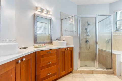 Купить виллу или дом в Пемброк-Пайнс, Флорида 5 спален, 338.72м2, № 1982572 - фото 13