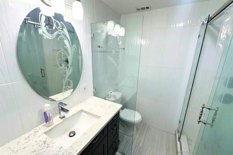 Condo in Sarasota, Florida, 2 bedrooms  № 2227993 - photo 22