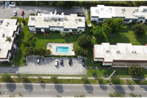Condo in Sarasota, Florida, 2 bedrooms  № 2227993 - photo 8