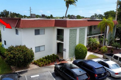 Condo in Sarasota, Florida, 2 bedrooms  № 2227993 - photo 3