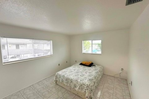 Condo in Sarasota, Florida, 2 bedrooms  № 2227993 - photo 26