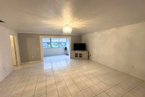 Condo in Sarasota, Florida, 2 bedrooms  № 2227993 - photo 17