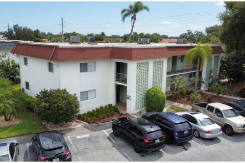 Condo in Sarasota, Florida, 2 bedrooms № 2227993