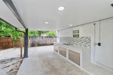 Купить виллу или дом в Майами, Флорида 3 спальни, 101.82м2, № 1949721 - фото 21