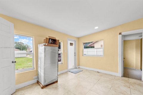 Купить виллу или дом в Майами, Флорида 3 спальни, 101.82м2, № 1949721 - фото 2