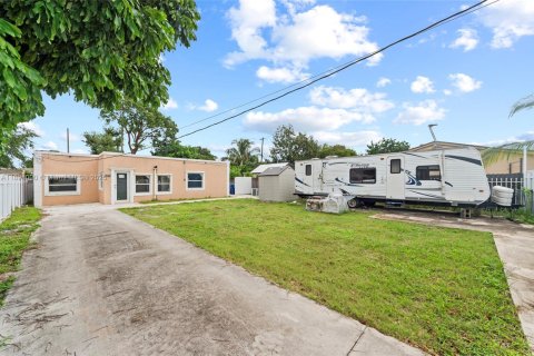 Купить виллу или дом в Майами, Флорида 3 спальни, 101.82м2, № 1949721 - фото 23