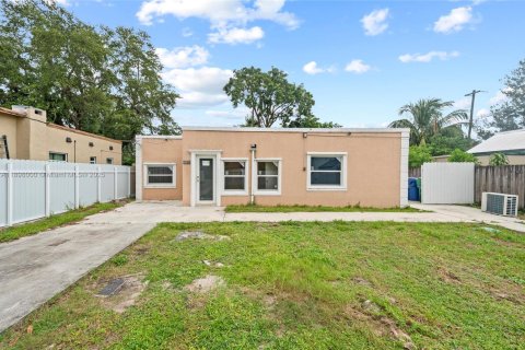 Купить виллу или дом в Майами, Флорида 3 спальни, 101.82м2, № 1949721 - фото 24