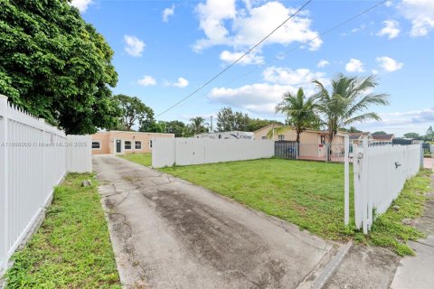 Купить виллу или дом в Майами, Флорида 3 спальни, 101.82м2, № 1949721 - фото 26