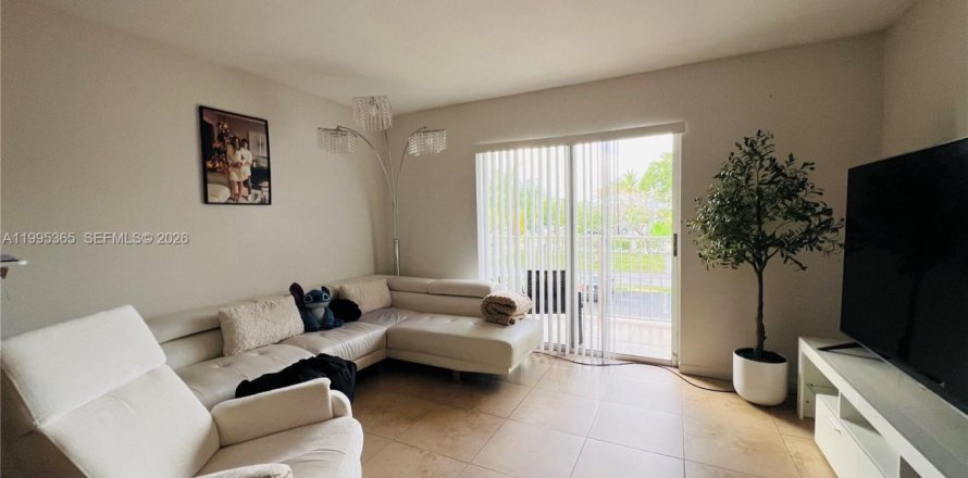 Condo in Cutler Bay, Florida, 1 bedroom  № 2058605