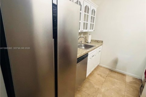 Condo in Cutler Bay, Florida, 1 bedroom  № 2058605 - photo 6
