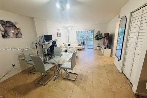 Condo in Cutler Bay, Florida, 1 bedroom  № 2058605 - photo 3