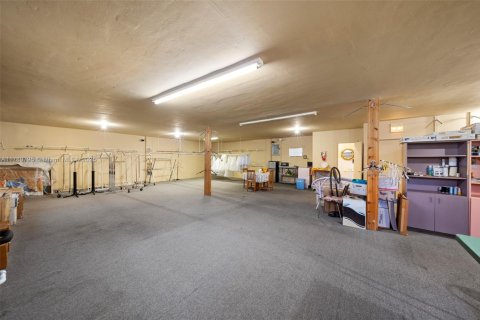 Commercial property in Miami, Florida № 1939510 - photo 19