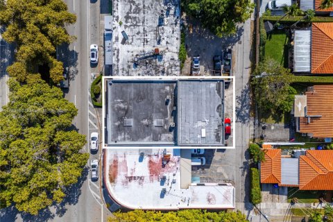 Propiedad comercial en venta en Miami, Florida № 1939510 - foto 9