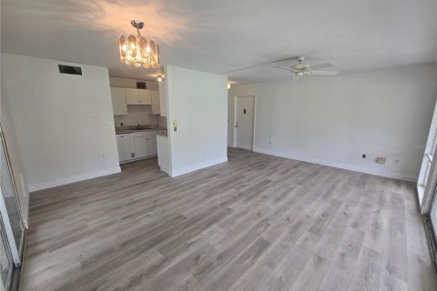 Condo in Venice, Florida, 2 bedrooms  № 1788224 - photo 3