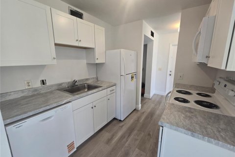 Condo in Venice, Florida, 2 bedrooms  № 1788224 - photo 4