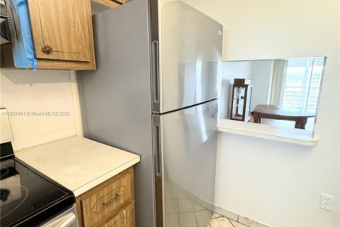 Condominio en alquiler en Sunrise, Florida, 2 dormitorios, 78.97 m2 № 1799281 - foto 2