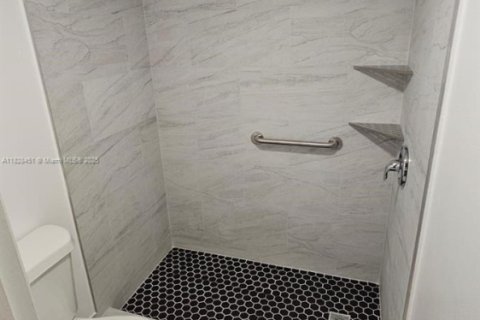 Condominio en alquiler en Sunrise, Florida, 2 dormitorios, 78.97 m2 № 1799281 - foto 1