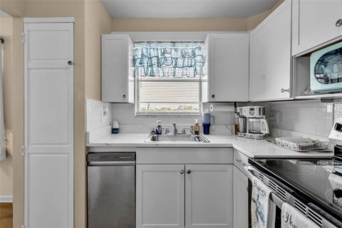 Condo in Bradenton, Florida, 1 bedroom  № 2119068 - photo 13