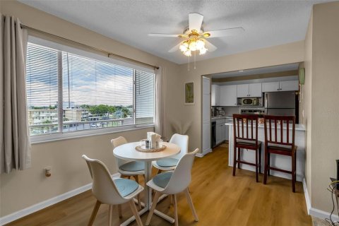 Condo in Bradenton, Florida, 1 bedroom  № 2119068 - photo 10