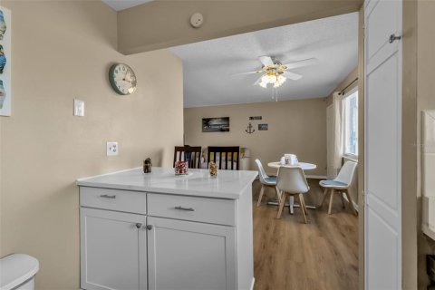 Condo in Bradenton, Florida, 1 bedroom  № 2119068 - photo 14