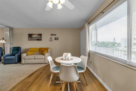 Condo in Bradenton, Florida, 1 bedroom  № 2119068 - photo 8