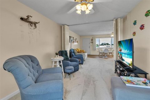 Condo in Bradenton, Florida, 1 bedroom  № 2119068 - photo 17