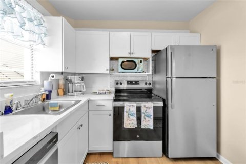 Condo in Bradenton, Florida, 1 bedroom  № 2119068 - photo 15