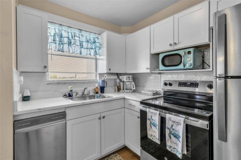 Condo in Bradenton, Florida, 1 bedroom  № 2119068 - photo 12