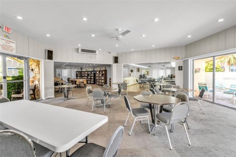 Condo in Bradenton, Florida, 1 bedroom  № 2119068 - photo 30