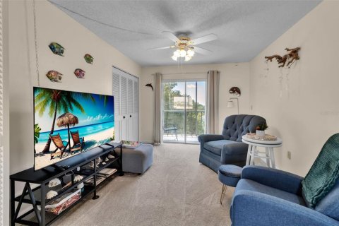 Condo in Bradenton, Florida, 1 bedroom  № 2119068 - photo 16