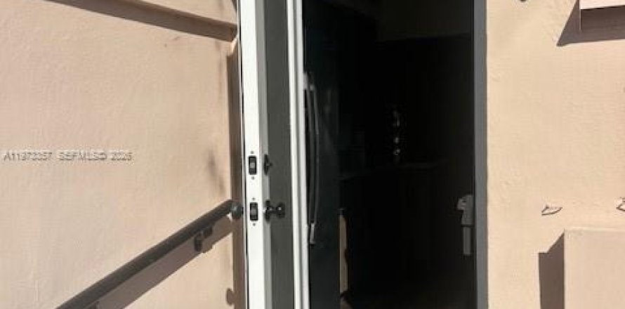 Кондоминиум с 2 спальнями в Майами-Бич, Флорида № 2033910