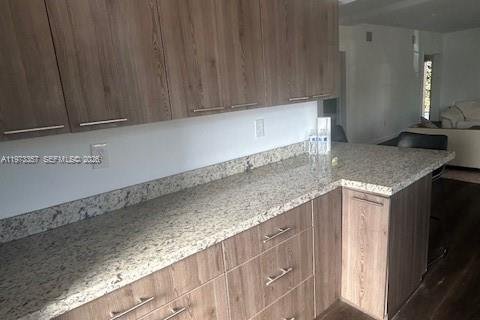 Снять в аренду кондоминиум в Майами-Бич, Флорида 2 спальни, 82.68м2, № 2033910 - фото 18