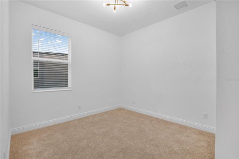 House in Clermont, Florida 5 bedrooms, 234.11 sq.m. № 2277770 - photo 19