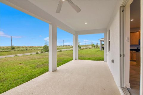 House in Clermont, Florida 5 bedrooms, 234.11 sq.m. № 2277770 - photo 27