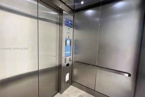 Condominio en alquiler en Miami, Florida, 2 dormitorios, 88.26 m2 № 2355194 - foto 21